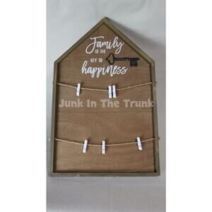 Family is the key to happiness picture holder